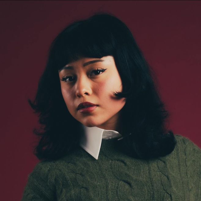 🎶📊 Anna Calvi & Perfume Genius, selines, Tunng, Ari Lennox, Puma Blue. Pět novinek v naší Hitparádě. @annacalvi...