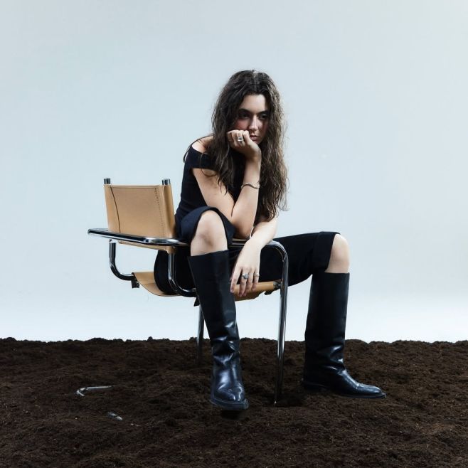 🆕 Bára Zmeková, Květy, Oliver Torr & Survival Course, Táňa Lvovská, Nauzea Orchestra. Pět 🇨🇿🇸🇰 novinek Velké sedmy...